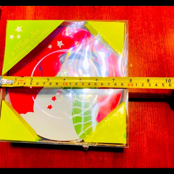 Red and white porcelain Plates & Mugs 8 Pc Set Snowman Pattern 4 mugs 4 plates - Picture 3 of 5